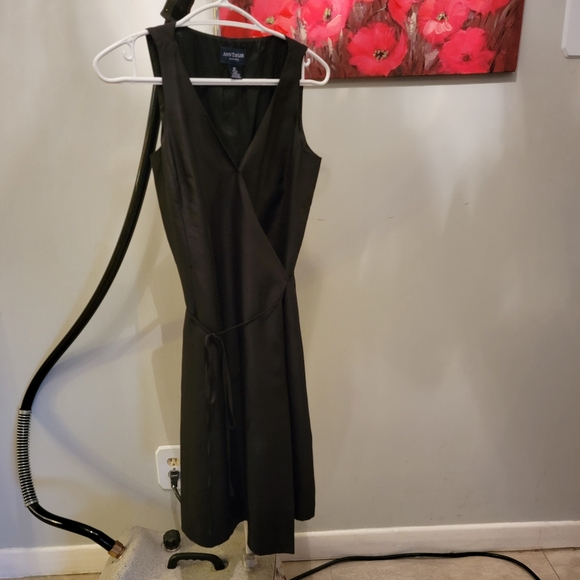 Ann Taylor Petite "Wrap-Around" Black dress, Size 4P, - Picture 5 of 6